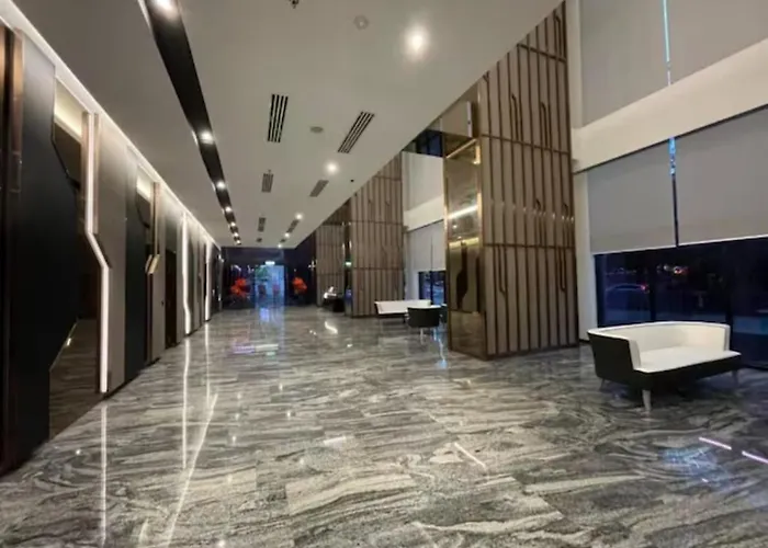 Sky Pool 4 Star Grade Stay In I-City