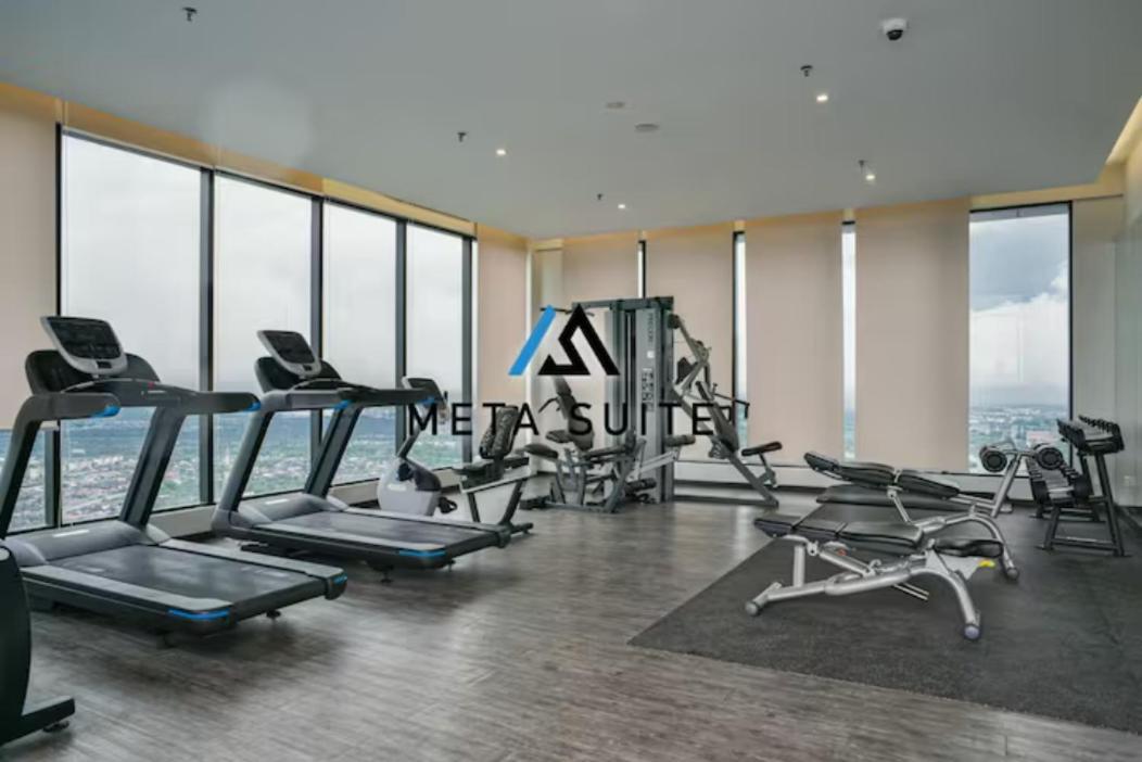 Sky Pool 4 Star Grade In I-city Apartment Shah Alam