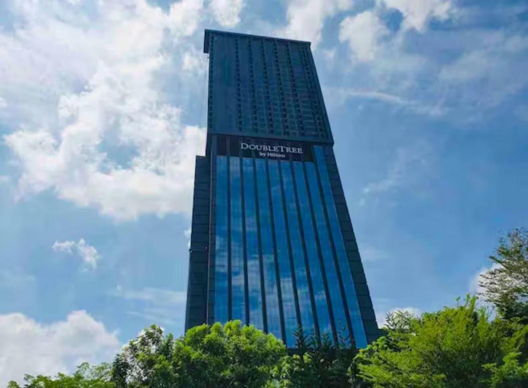 Apartment Sky Pool 4 Star Grade In I-city *