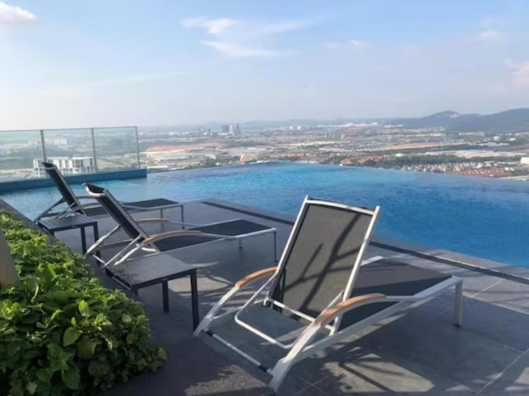 Sky Pool 4 Star Grade In I-city * Shah Alam