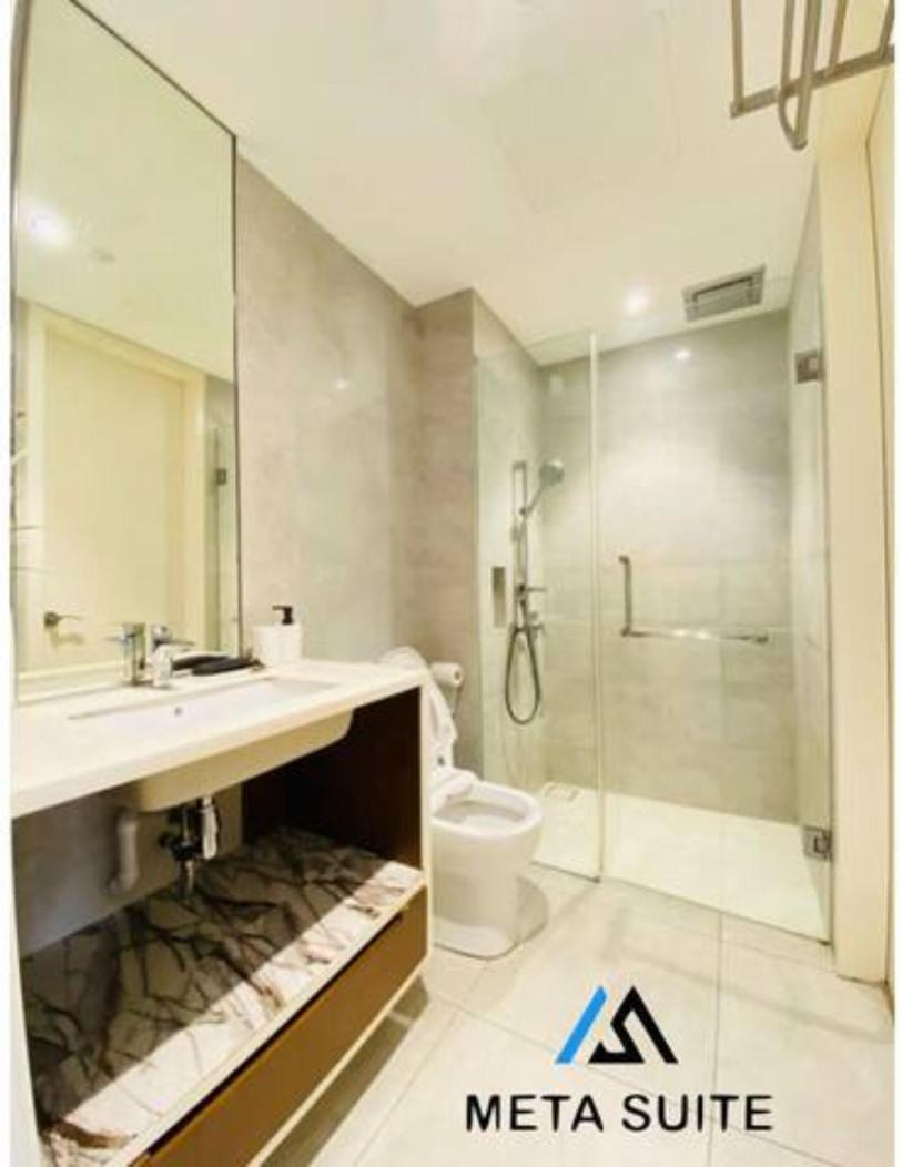 Sky Pool 4 Star Grade In I-city Apartment